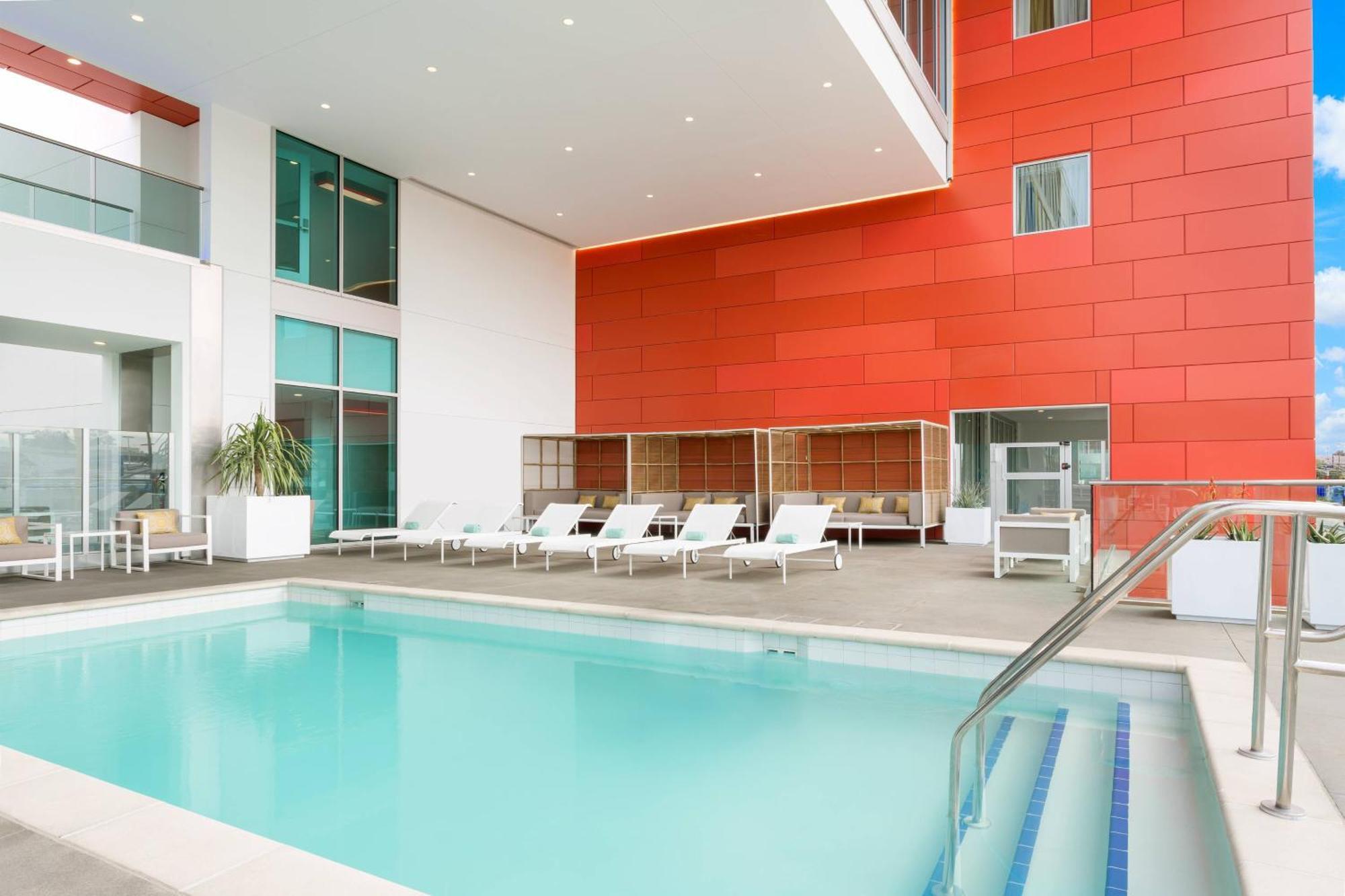 Courtyard By Marriott Santa Monica Hotel Exterior foto
