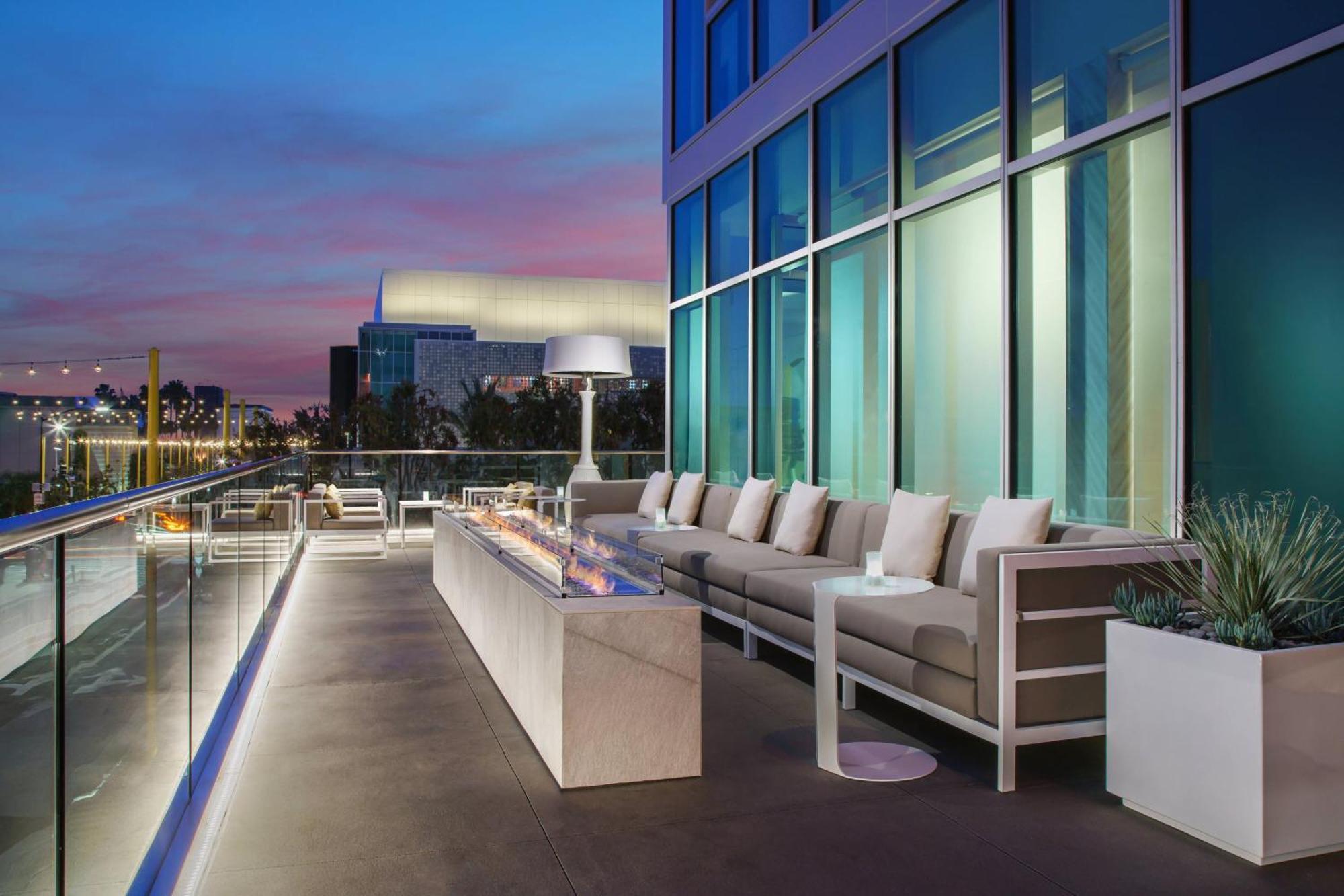 Courtyard By Marriott Santa Monica Hotel Exterior foto
