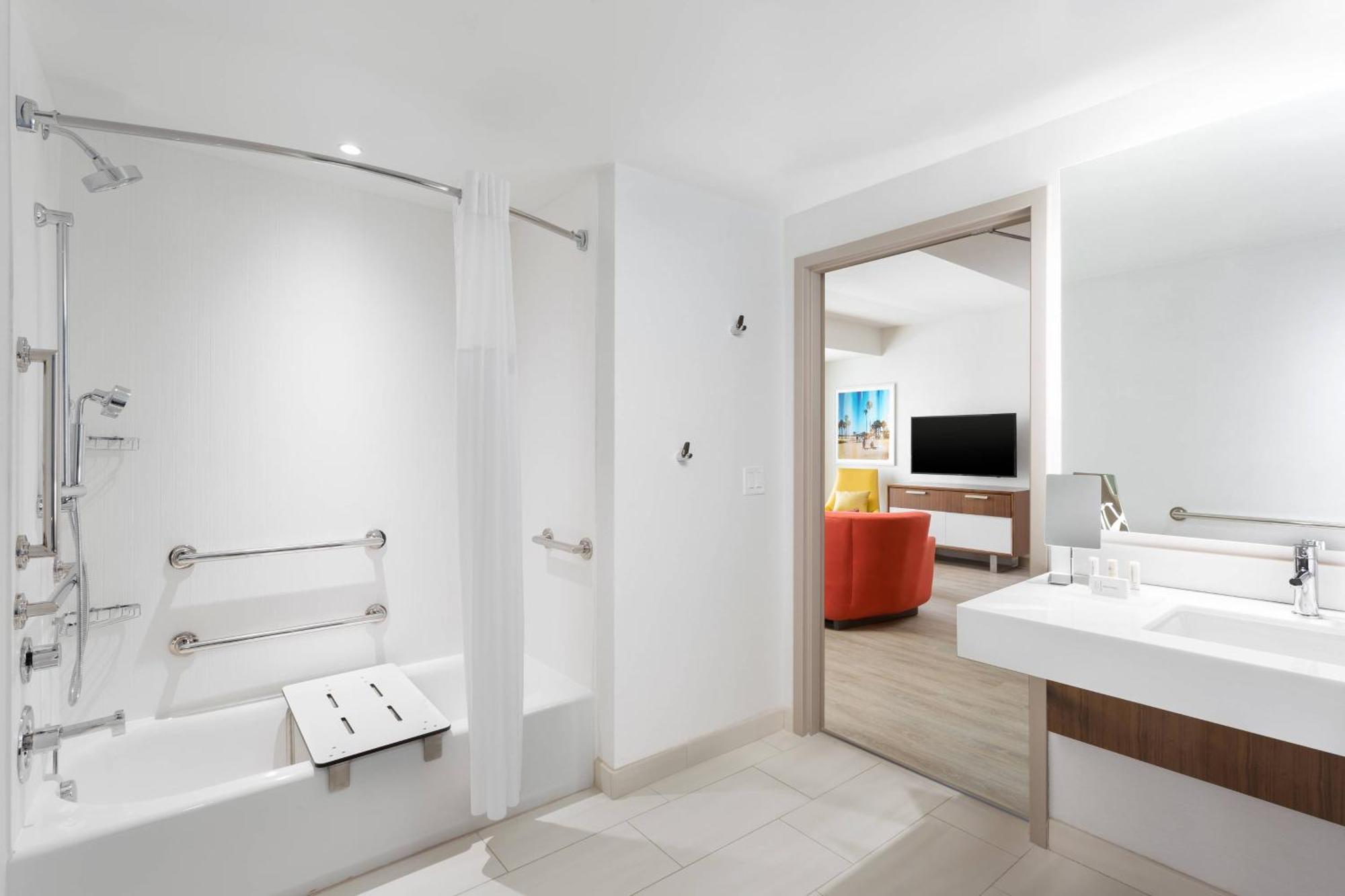 Courtyard By Marriott Santa Monica Hotel Exterior foto