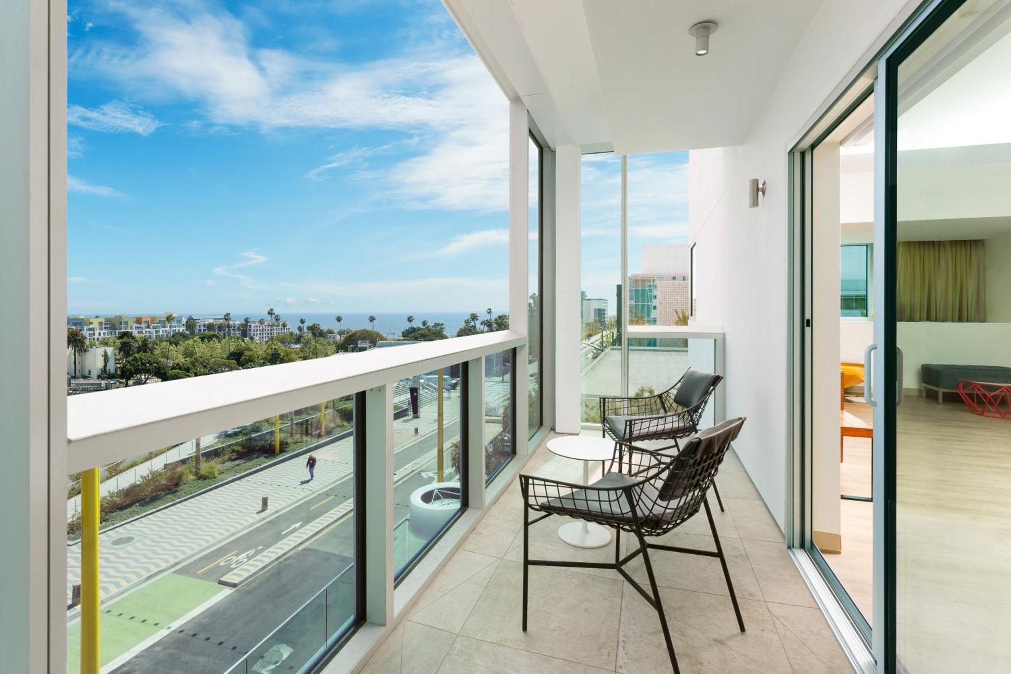 Courtyard By Marriott Santa Monica Hotel Exterior foto